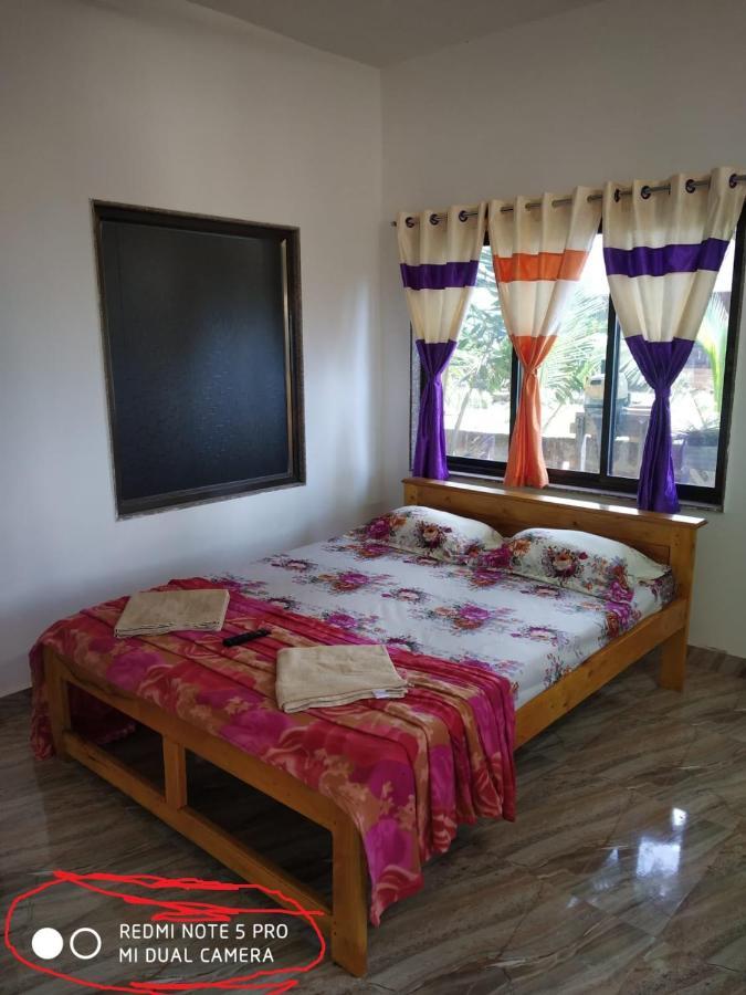 Sam & San Beach Resort Vengurla Esterno foto